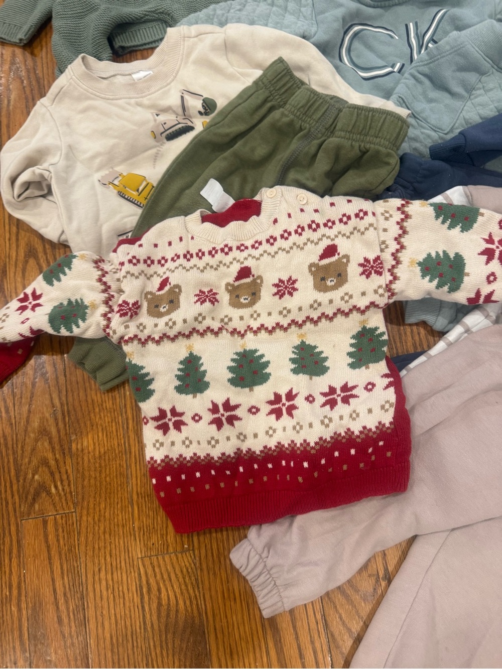 Carters - Picture 4 of 16